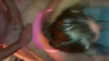 Un student din Suedia a avut femei muie fundul lins și anal sărutat.