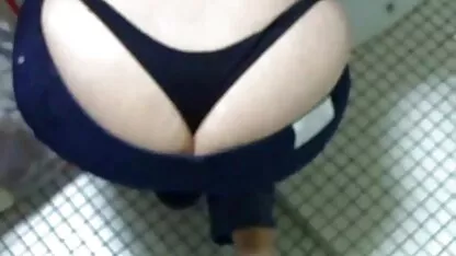 Busty blonda mănâncă iubitor femei futute in autobuz de cocoș