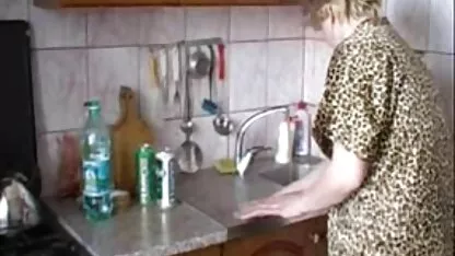 Tânăr porno cu femei ce se fut cu animale cuplu obraznic în fața camerei