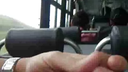 Omul a filmat filme porno cu femei si ciini cu fata lui în duș.