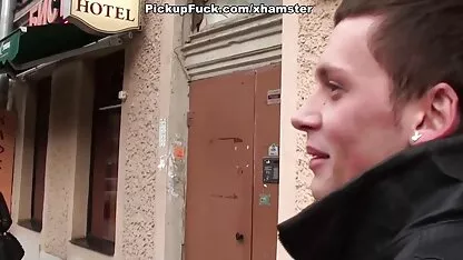 Blonda se fute blonda cu filme porno cu femei care are pula Jack