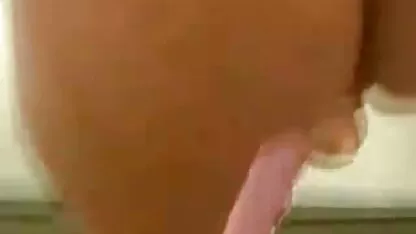 Jennifer și o femeie se fute cu un caine Lisa