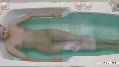 Adânc filme porno cu femei care se fute cu câini gaura Nastya
