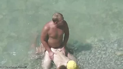 Bruneta iubeste pula futai cu cele mai grase femei mare neagra.