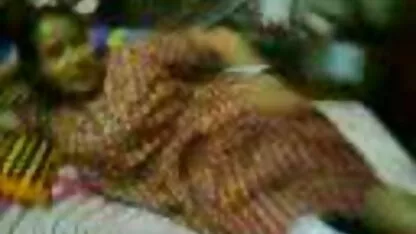 Fata blondă a fost luată în gură și tratată de un prieten priceput cu un cocoș mare. femei fut