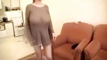 O femeie în Lat târziu suge femei xxxx pule printr-o gaură specială