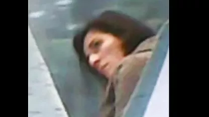 O tânără subțire a plantat film cu femei goale un miliard excelent.