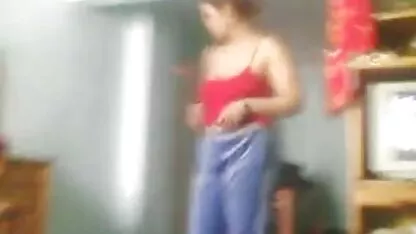Fiica a sedus-o pe bărbați care fut femei tatăl ei și i-a dat-o.