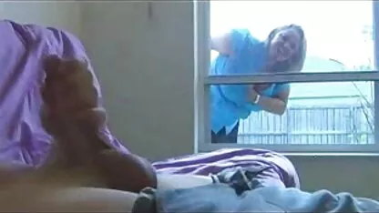 În femei care se masturbeaza Complexul Sportiv
