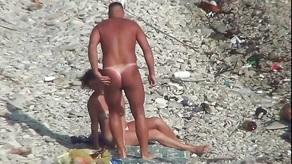 Cele porno cu femei imbracate două puncte de vânzare sunt blocate în jurul valorii de o scula