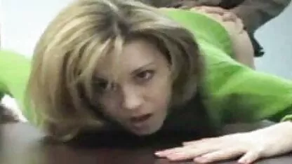 Bruneta cu bătrânul filme porno gratis cu femei