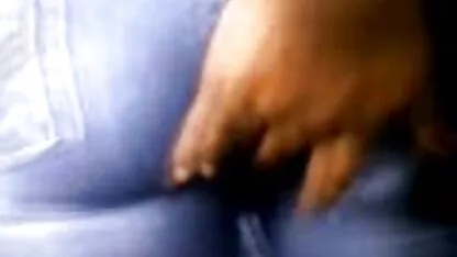 Frumoasa curva un bărbat înalt porno cu femei in varsta din Coco este futut