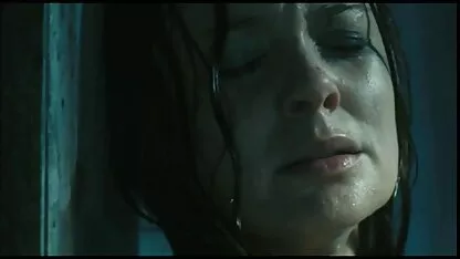 O fată matură sex cu femei sexi în ciorapi și o fată dracului și întorcându-se.