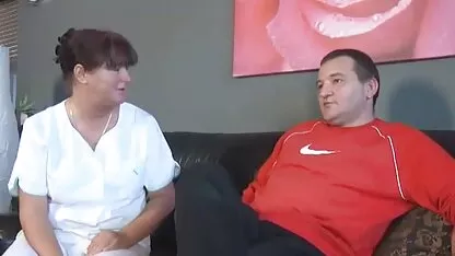 Nepoata mea a filme xxx cu femei si cai spus că își trage mătușa în păsărică.