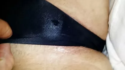 Soțul gol a instalat o cameră ascunsă în casă în dormitorul soției sex cu femei mature grase sale.