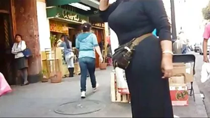 Negrese femei paroase gratis cu sfarcurile mare cu alimente albe și mănâncă