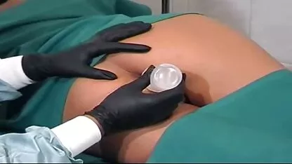 Soțul porno cu femei fara picioare ei s-a înscris la un masaj erotic.