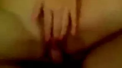 Tânăr mănâncă o femeie matură pe batrane sexi masă
